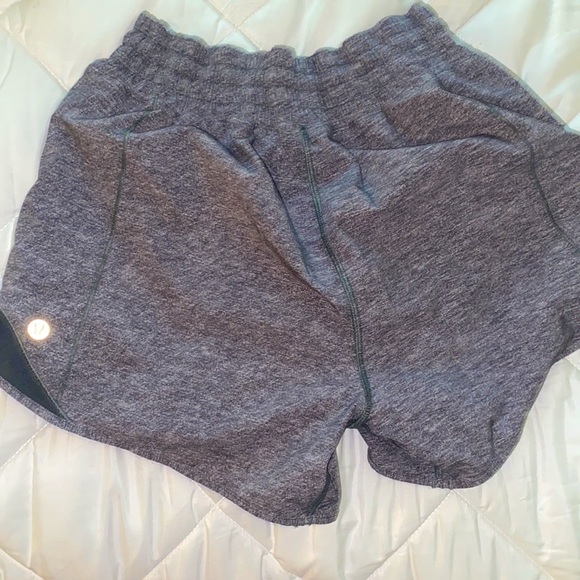 Lululemon hotty hot 4 inch high rise grey shorts - Picture 2 of 2